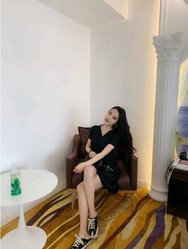 木渎服装店老板娘