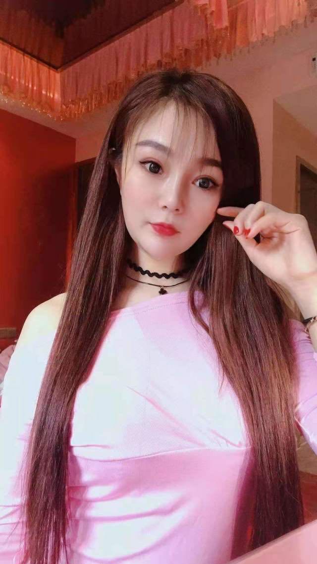 方塔街附近漂亮美少妇